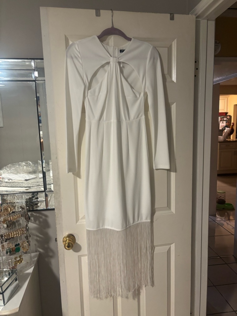 Elegant White Long-Sleeve Fringe Hem Dress